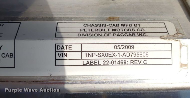 image for item ER2153 2010 Peterbilt 365 ready mix truck