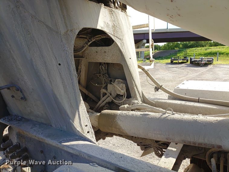 image for item ER2154 2003 Kenworth W900 ready mix truck