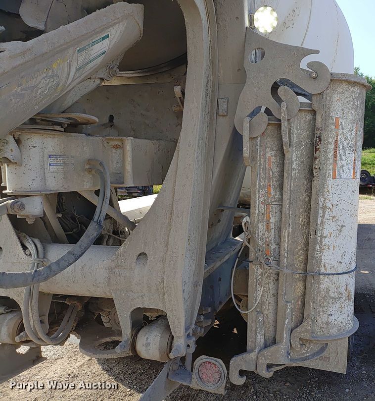 image for item ER2154 2003 Kenworth W900 ready mix truck