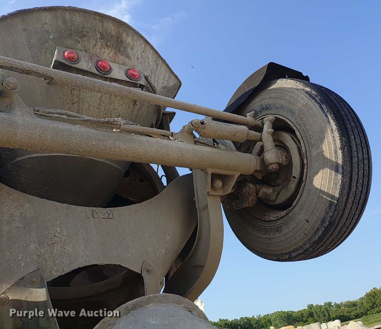 image for item ER2154 2003 Kenworth W900 ready mix truck