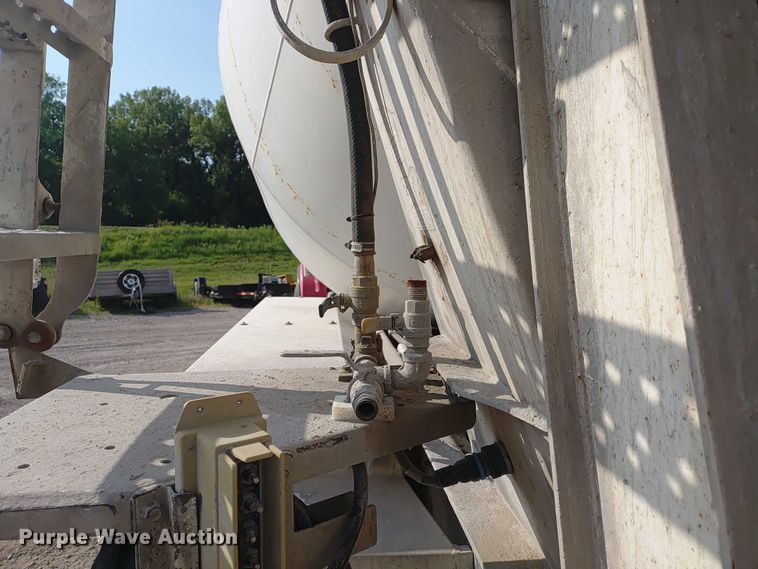 image for item ER2154 2003 Kenworth W900 ready mix truck