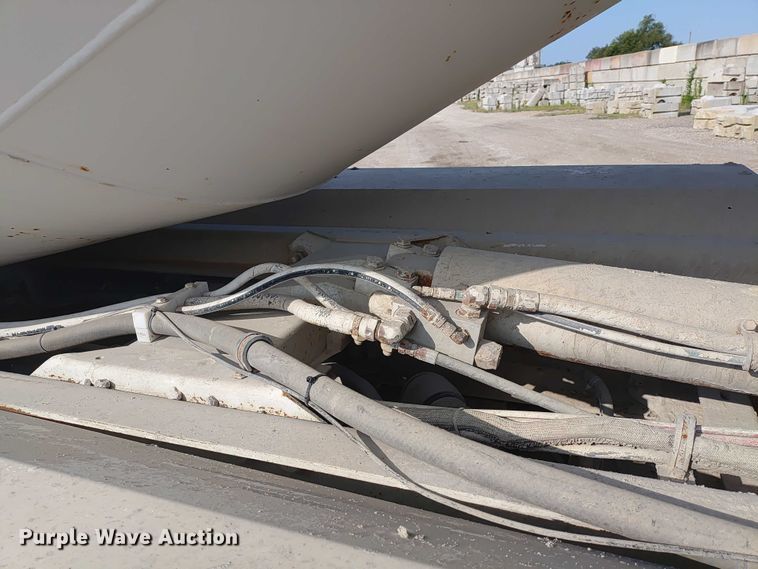 image for item ER2154 2003 Kenworth W900 ready mix truck