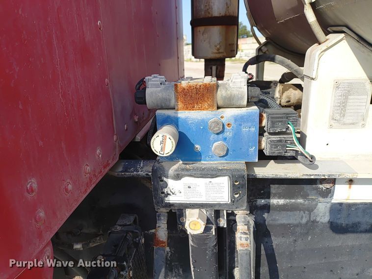 image for item ER2154 2003 Kenworth W900 ready mix truck