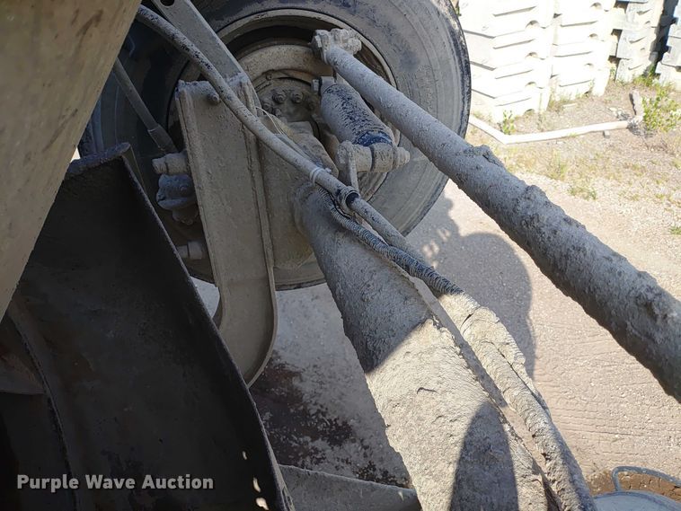 image for item ER2154 2003 Kenworth W900 ready mix truck