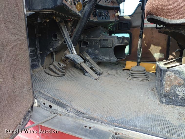 image for item ER2154 2003 Kenworth W900 ready mix truck