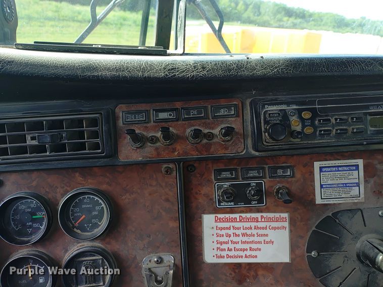 image for item ER2154 2003 Kenworth W900 ready mix truck