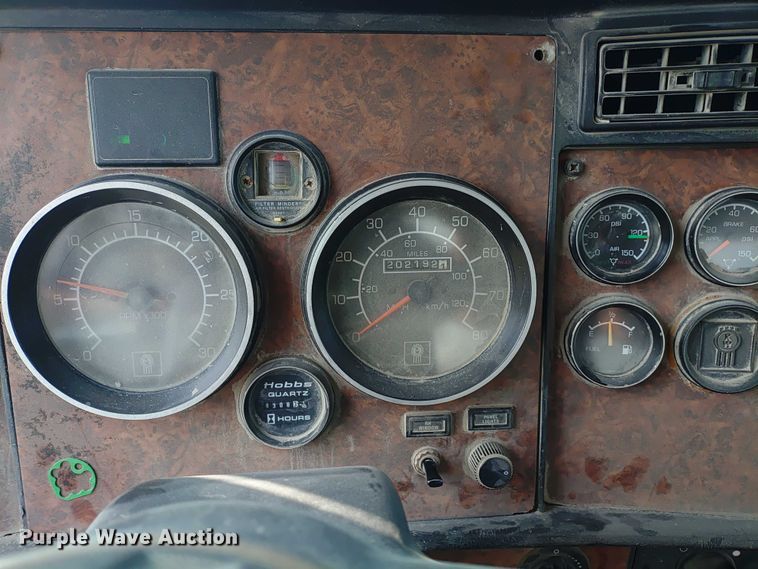 image for item ER2154 2003 Kenworth W900 ready mix truck