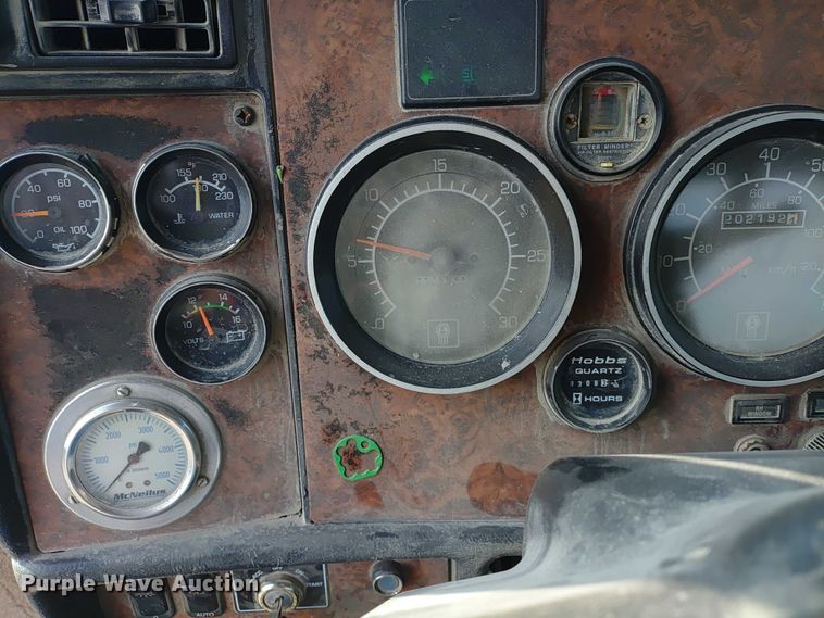 image for item ER2154 2003 Kenworth W900 ready mix truck