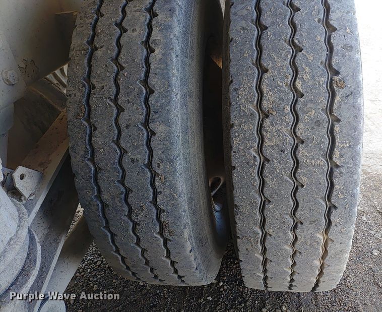 image for item ER2154 2003 Kenworth W900 ready mix truck