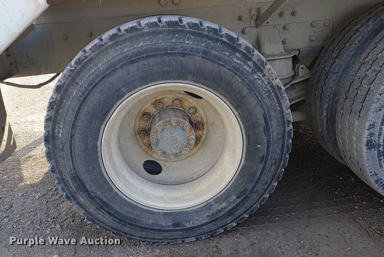 image for item ER2154 2003 Kenworth W900 ready mix truck