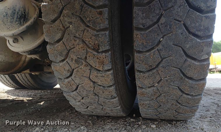 image for item ER2154 2003 Kenworth W900 ready mix truck