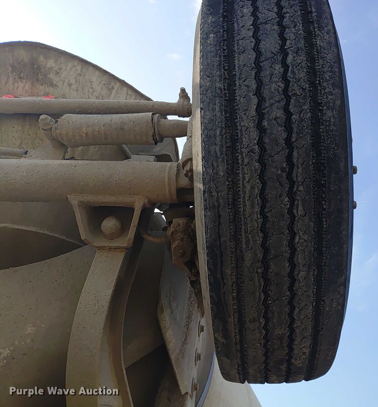 image for item ER2154 2003 Kenworth W900 ready mix truck