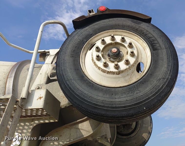 image for item ER2154 2003 Kenworth W900 ready mix truck