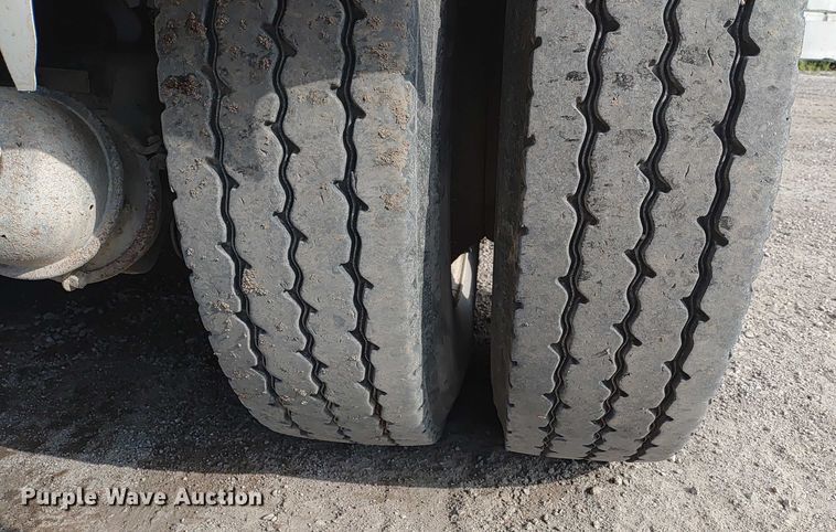 image for item ER2154 2003 Kenworth W900 ready mix truck