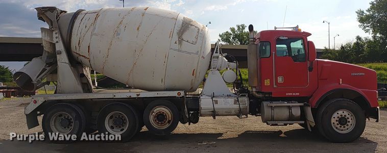 image for item ER2155 2001 Kenworth T800 ready mix truck