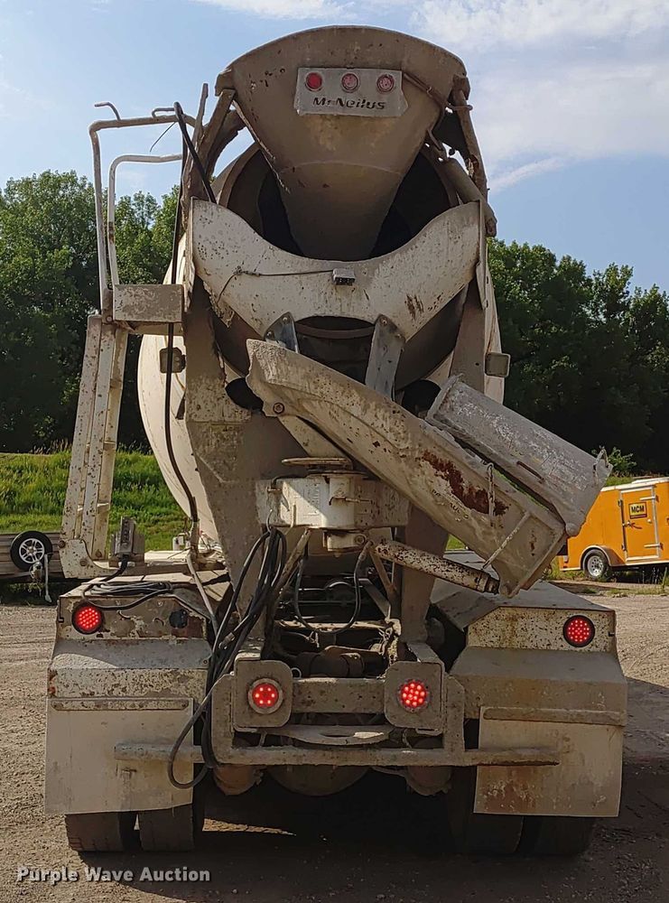 image for item ER2155 2001 Kenworth T800 ready mix truck