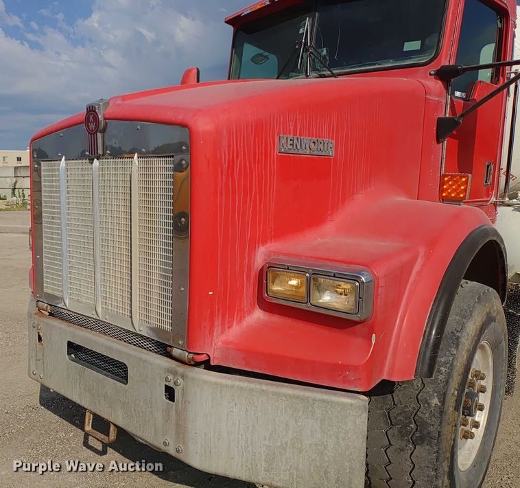 image for item ER2155 2001 Kenworth T800 ready mix truck