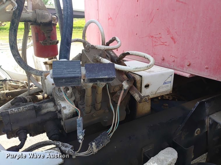 image for item ER2155 2001 Kenworth T800 ready mix truck