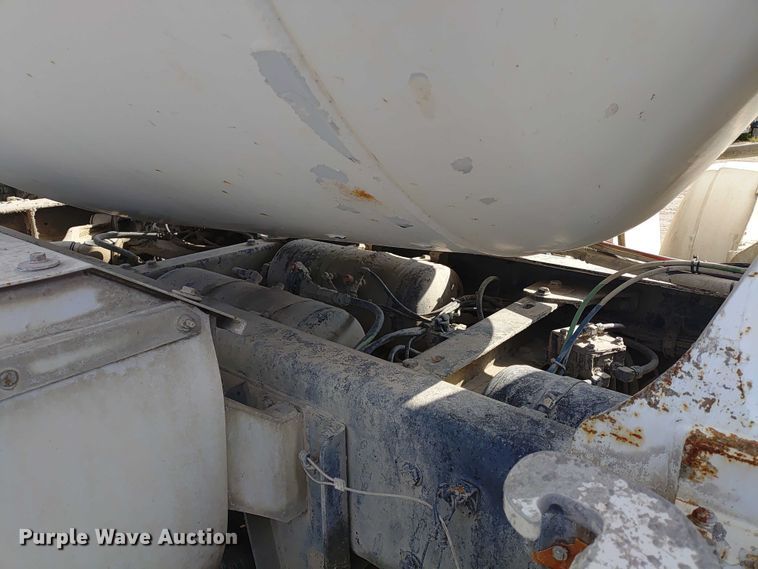 image for item ER2155 2001 Kenworth T800 ready mix truck