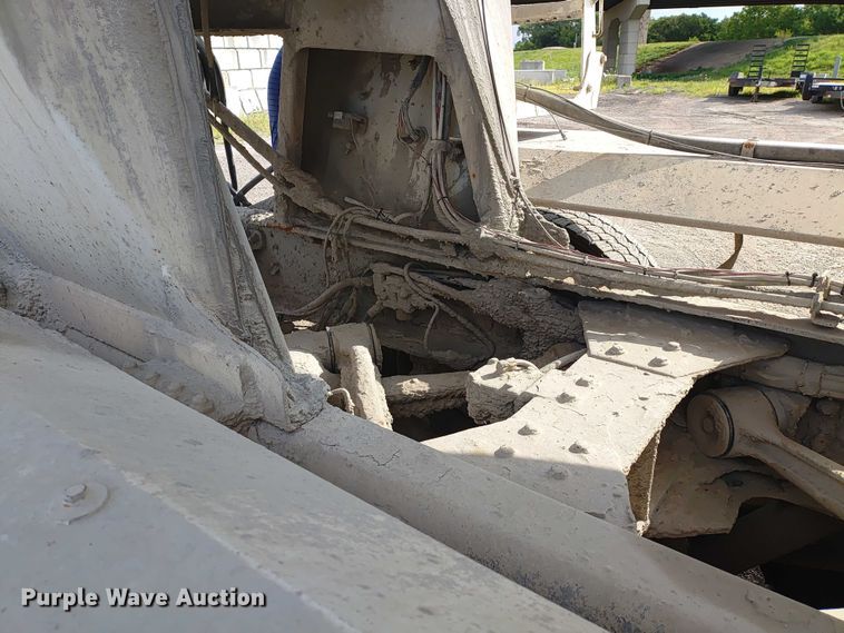 image for item ER2155 2001 Kenworth T800 ready mix truck