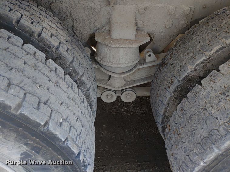 image for item ER2155 2001 Kenworth T800 ready mix truck