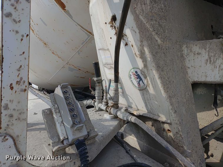 image for item ER2155 2001 Kenworth T800 ready mix truck