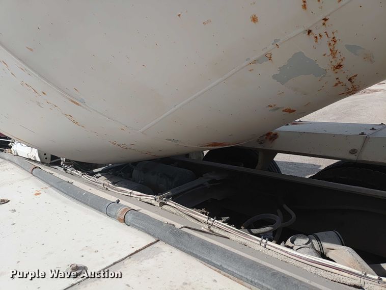 image for item ER2155 2001 Kenworth T800 ready mix truck