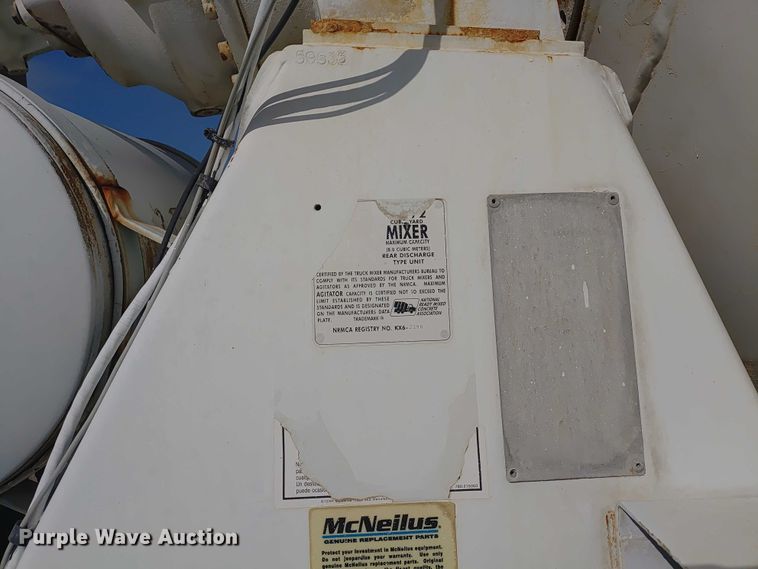 image for item ER2155 2001 Kenworth T800 ready mix truck