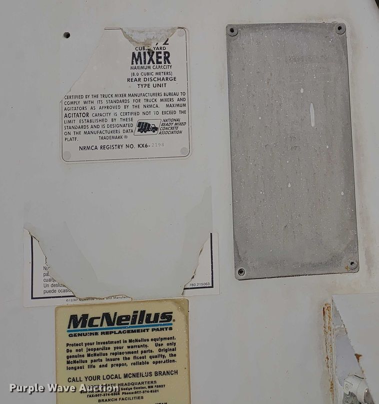 image for item ER2155 2001 Kenworth T800 ready mix truck