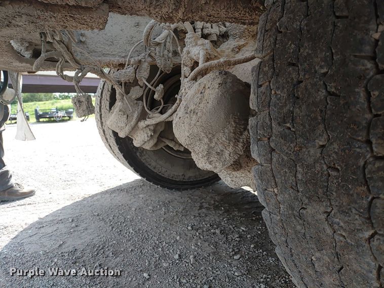 image for item ER2155 2001 Kenworth T800 ready mix truck