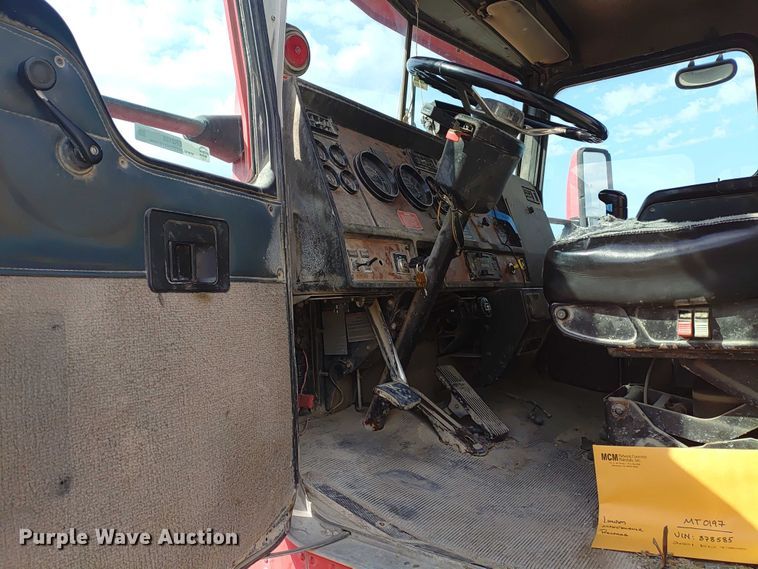 image for item ER2155 2001 Kenworth T800 ready mix truck