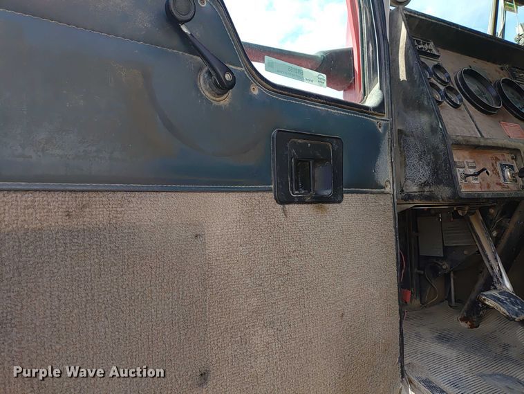 image for item ER2155 2001 Kenworth T800 ready mix truck