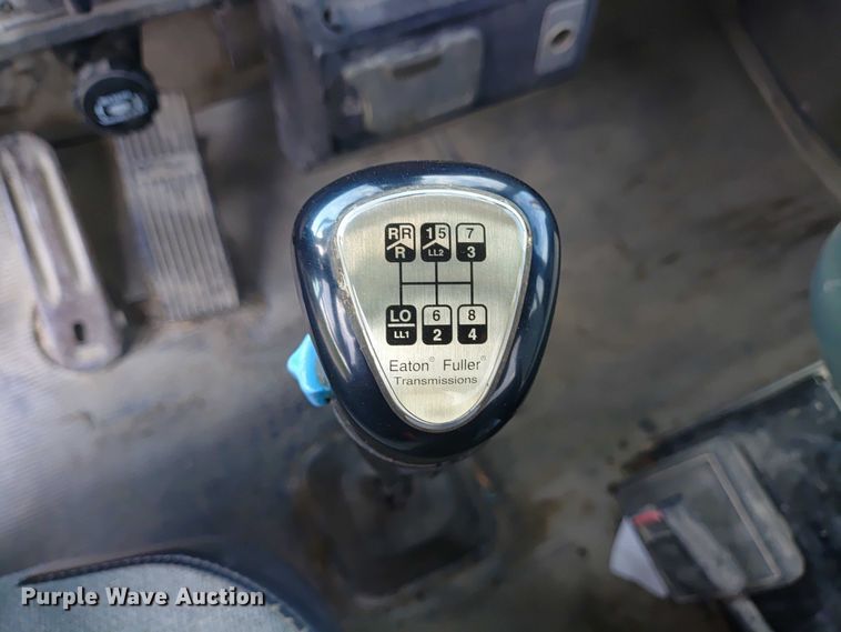 image for item ER2155 2001 Kenworth T800 ready mix truck