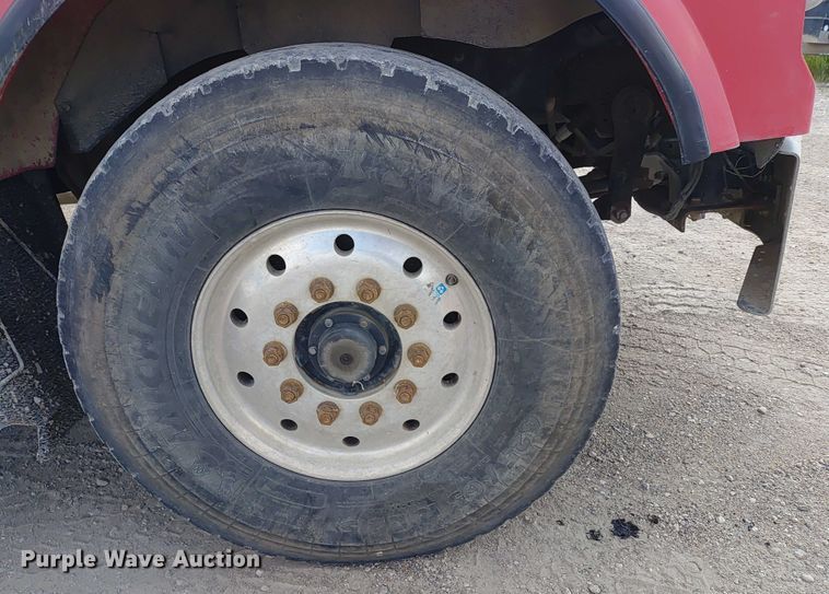 image for item ER2155 2001 Kenworth T800 ready mix truck