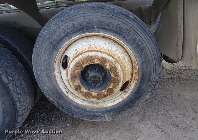 image for item ER2155 2001 Kenworth T800 ready mix truck