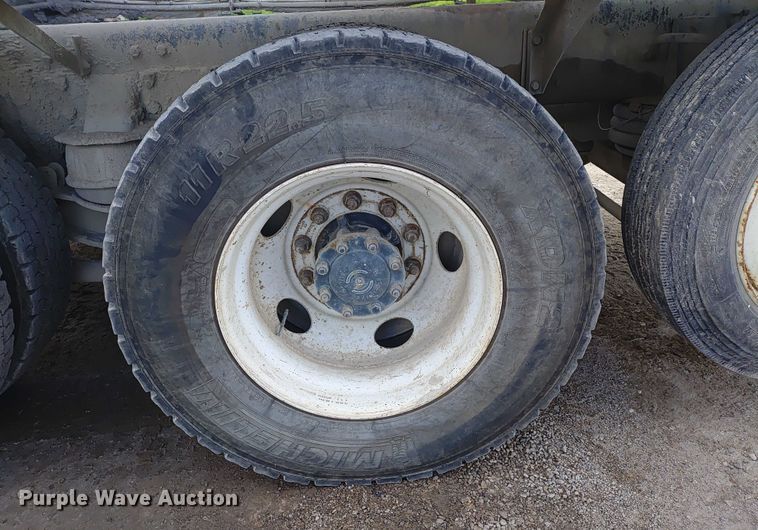 image for item ER2155 2001 Kenworth T800 ready mix truck