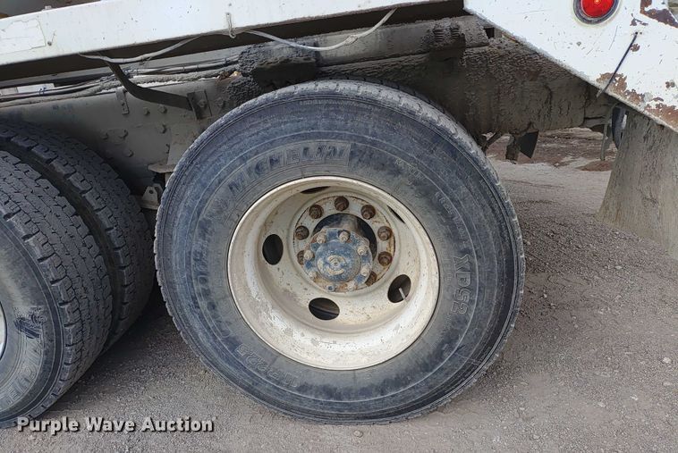 image for item ER2155 2001 Kenworth T800 ready mix truck