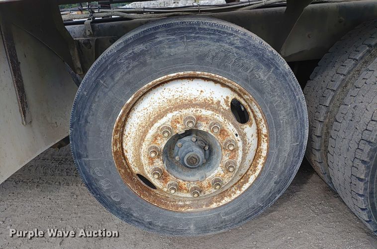 image for item ER2155 2001 Kenworth T800 ready mix truck