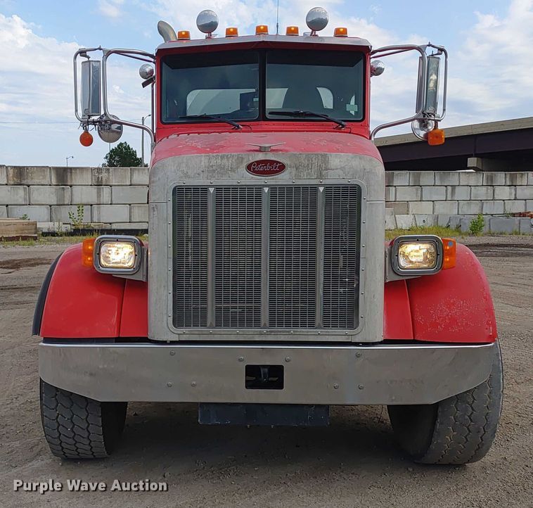 image for item ER2156 2004 Peterbilt 357 ready mix truck