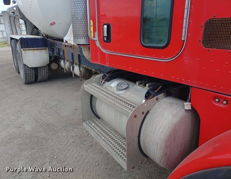 image for item ER2156 2004 Peterbilt 357 ready mix truck