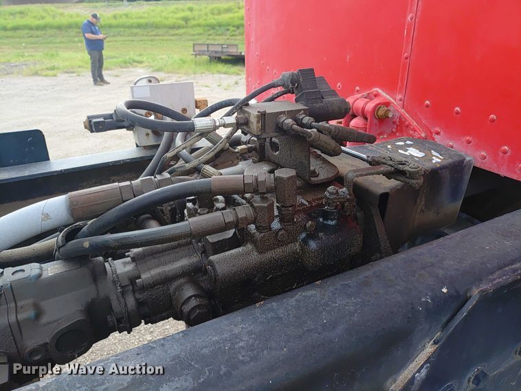 image for item ER2156 2004 Peterbilt 357 ready mix truck