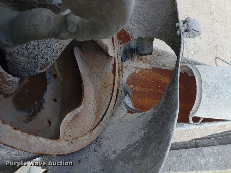 image for item ER2156 2004 Peterbilt 357 ready mix truck