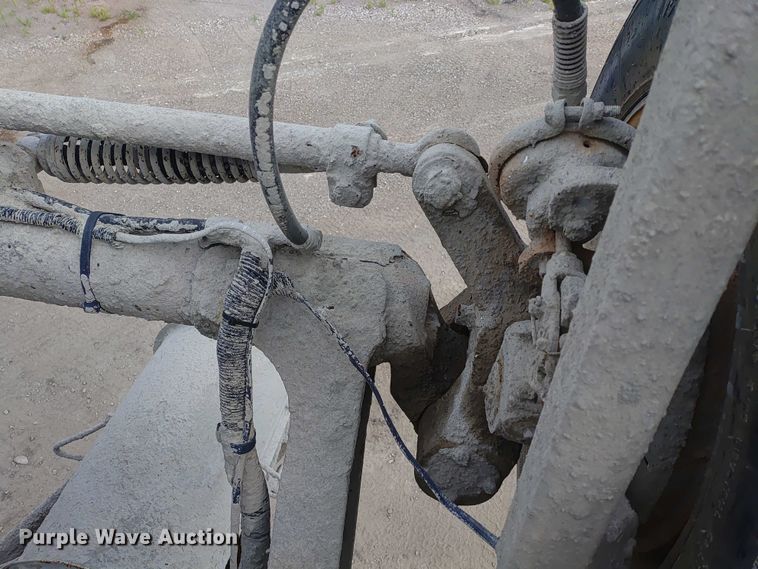 image for item ER2156 2004 Peterbilt 357 ready mix truck