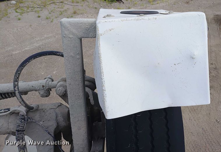 image for item ER2156 2004 Peterbilt 357 ready mix truck