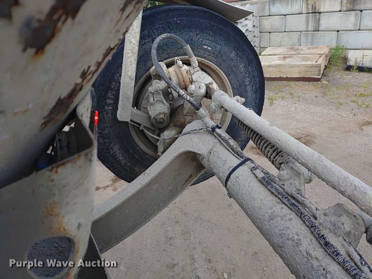 image for item ER2156 2004 Peterbilt 357 ready mix truck