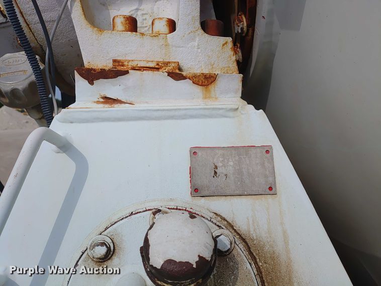 image for item ER2156 2004 Peterbilt 357 ready mix truck