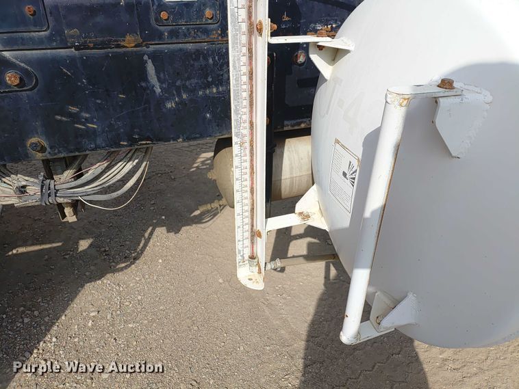 image for item ER2156 2004 Peterbilt 357 ready mix truck