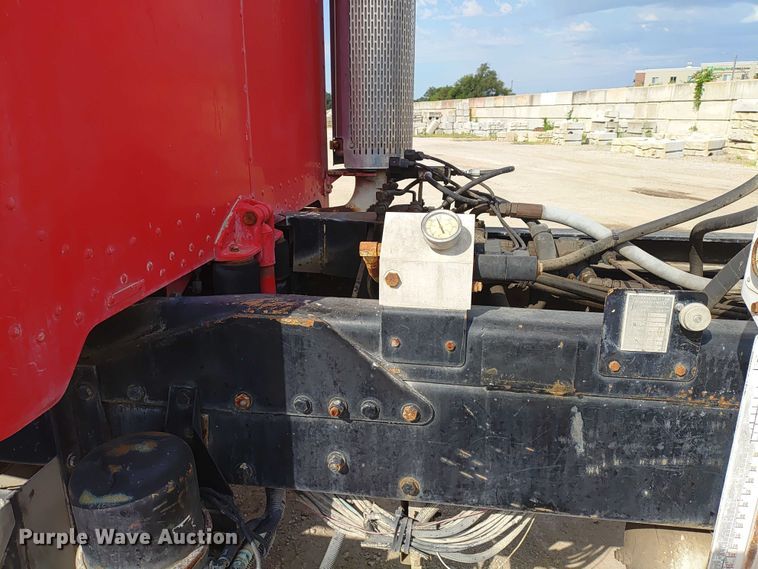 image for item ER2156 2004 Peterbilt 357 ready mix truck