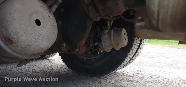 image for item ER2156 2004 Peterbilt 357 ready mix truck