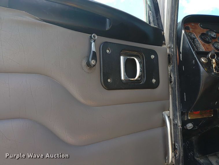 image for item ER2156 2004 Peterbilt 357 ready mix truck